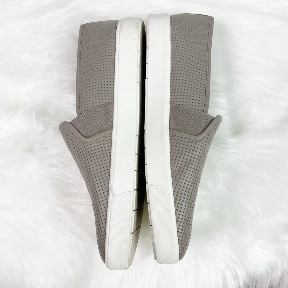 VINCE Blair Slip-On Sneakers Perforated Calf Skin Leather 10 Casual Loafers - Picture 5 of 11